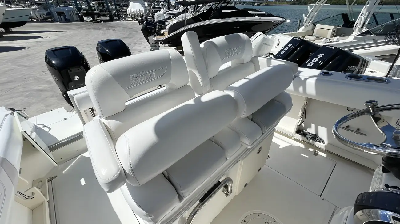 Thumbnail von Boston Whaler 280 Outrage
