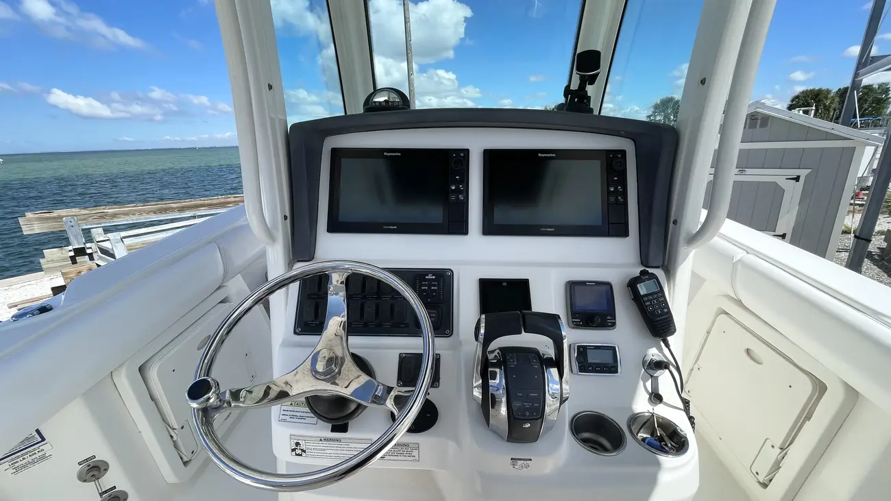 Thumbnail von Boston Whaler 280 Outrage