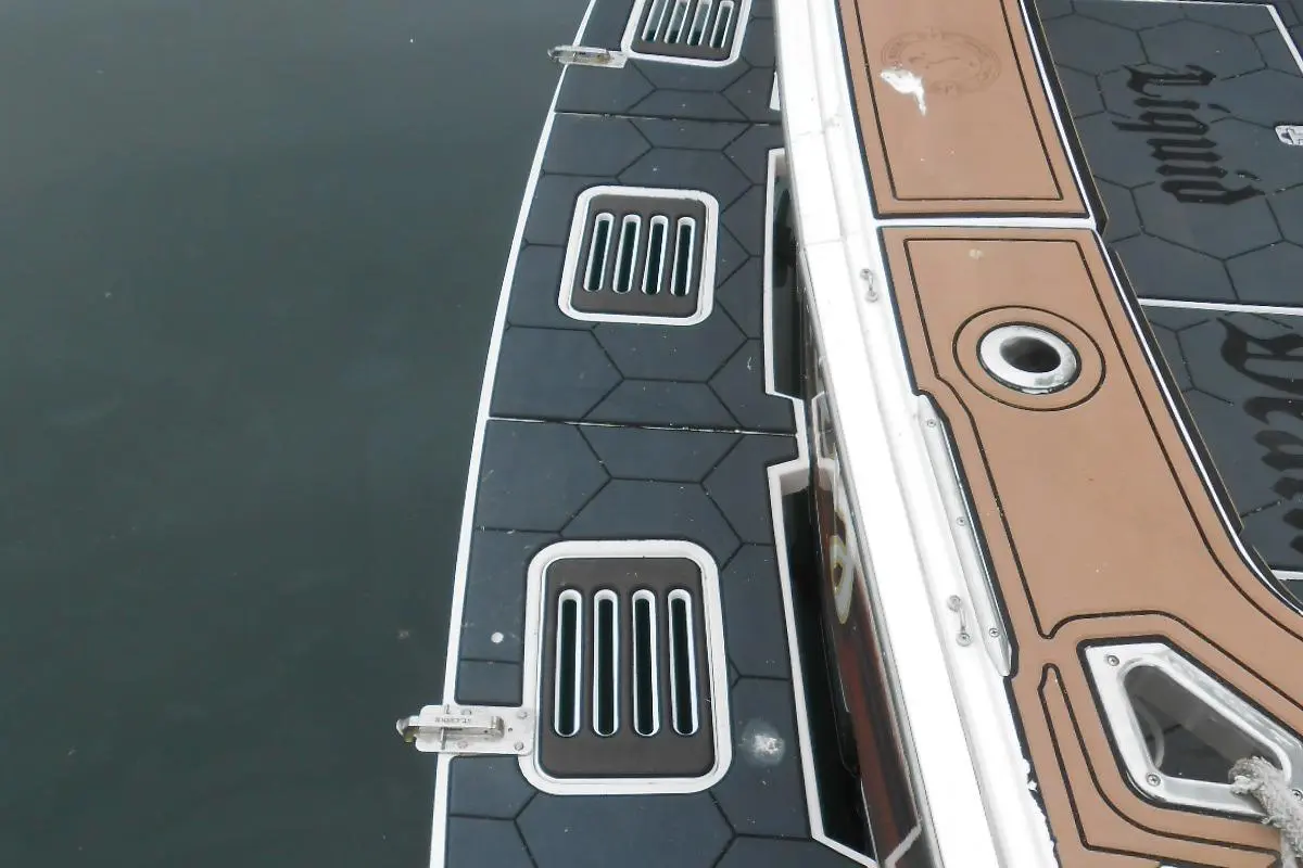 Thumbnail von Topaz 32 Express