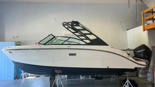Sea Ray SDX 250 Outboard