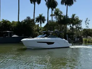 Cruisers Yachts 34 GLS