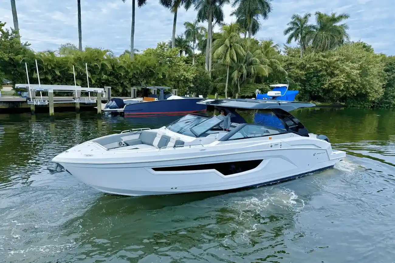 Thumbnail von Cruisers Yachts 34 GLS