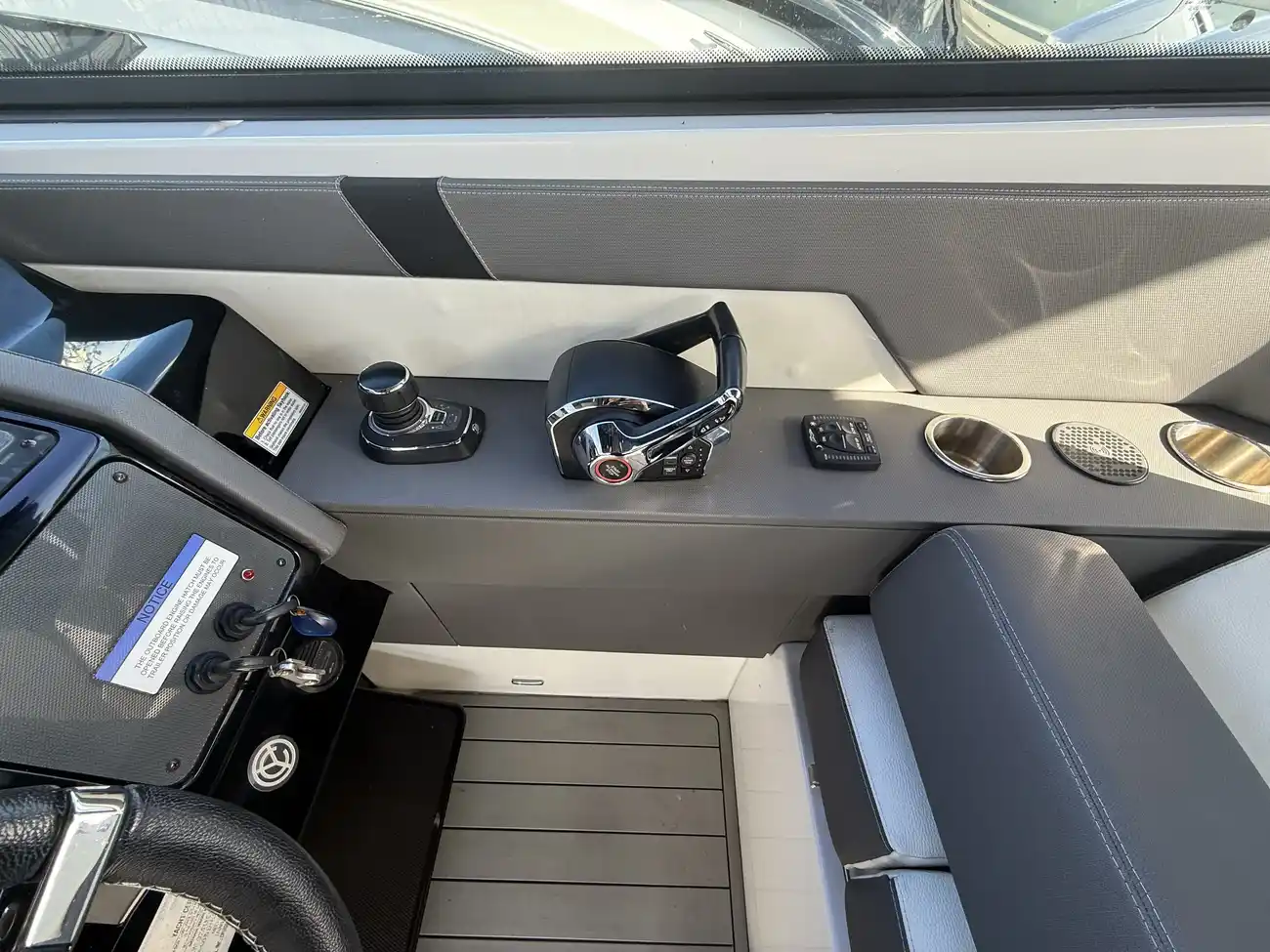 Thumbnail von Cruisers Yachts 34 GLS