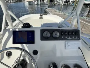 Thumbnail von Boston Whaler 190 Montauk