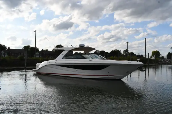 Sea Ray SLX 400 Außenborder