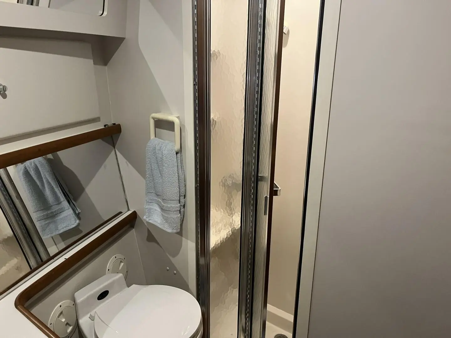 Thumbnail von Carver 440 Aft Cabin Motor Yacht Grace