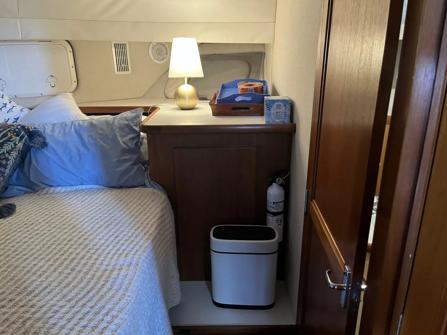 Thumbnail von Carver 440 Aft Cabin Motor Yacht Grace