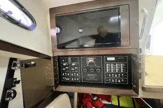 Thumbnail von Boston Whaler 345 Conquest