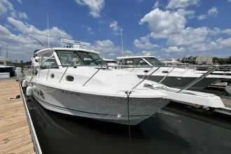 Thumbnail von Boston Whaler 345 Conquest