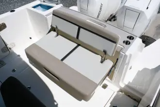 Thumbnail von Boston Whaler 330 Vantage