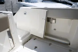Thumbnail von Boston Whaler 330 Vantage