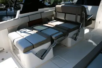 Thumbnail von Boston Whaler 330 Vantage