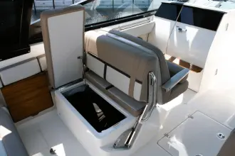 Thumbnail von Boston Whaler 330 Vantage