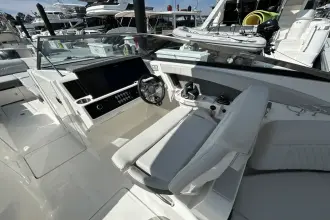 Thumbnail von Sea Ray SLX 350 Außenborder