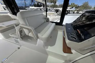 Thumbnail von Boston Whaler 405 Conquest