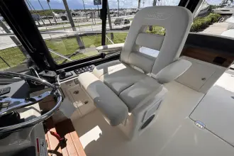 Thumbnail von Boston Whaler 405 Conquest