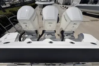 Thumbnail von Boston Whaler 405 Conquest