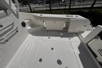 Thumbnail von Boston Whaler 405 Conquest