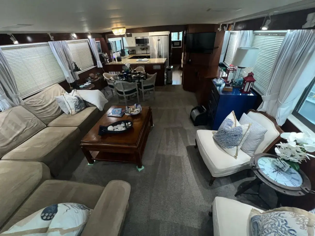 Thumbnail von Hatteras 65 Convertible