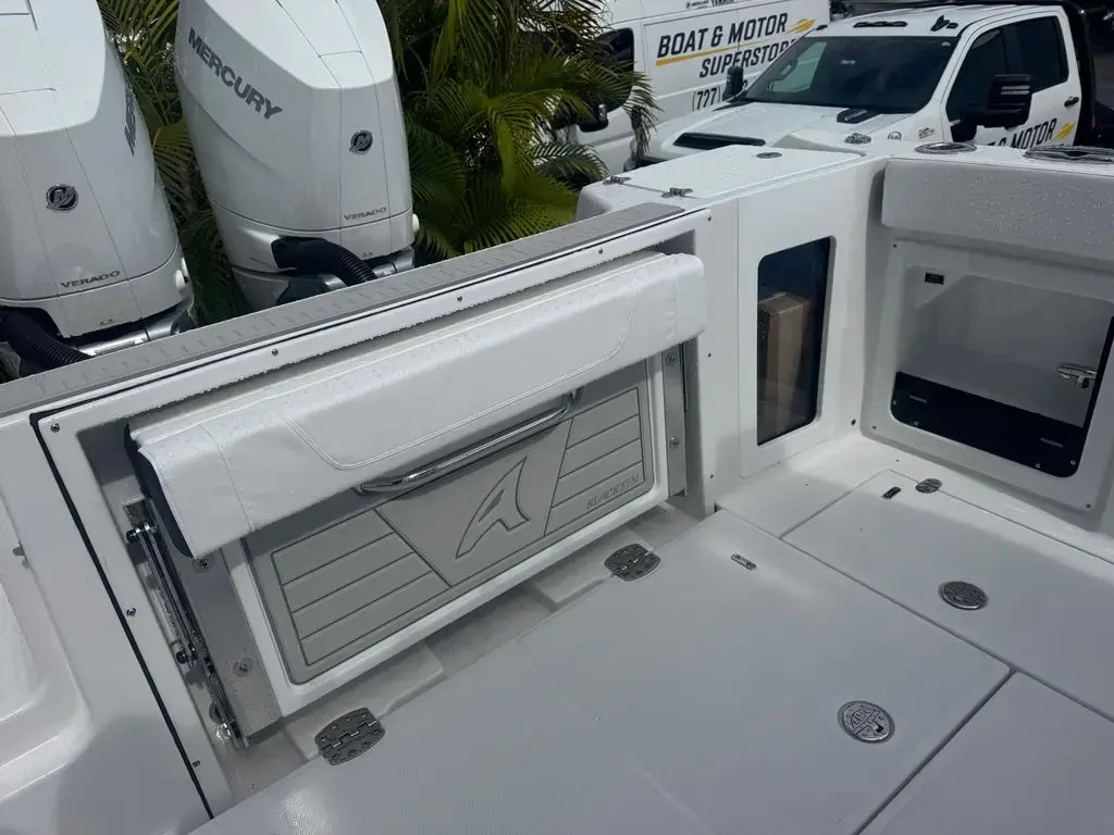 Thumbnail von Blackfin 302 CC