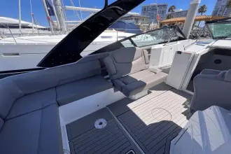 Thumbnail von Cruisers Yachts 338 SS