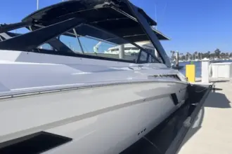 Thumbnail von Cruisers Yachts 338 SS