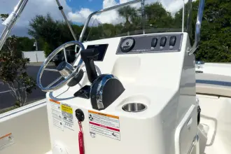 Thumbnail von Boston Whaler 150 Montauk