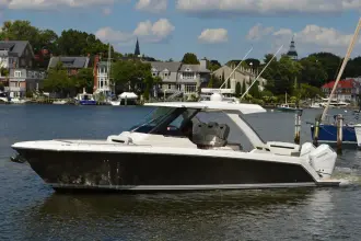 Tiara Yachts 34 LS Station Break