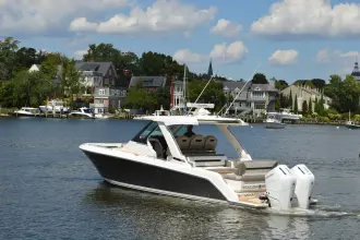 Thumbnail von Tiara Yachts 34 LS Station Break