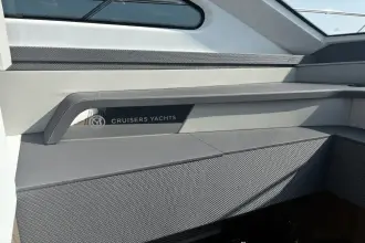 Thumbnail von Cruisers Yachts 60 Cantius