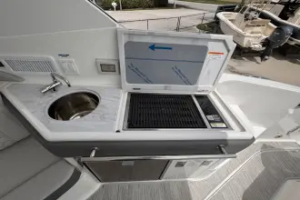 Thumbnail von Sea Ray 320 Sundancer fuera de borda