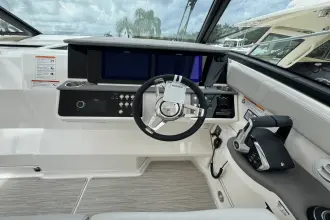 Thumbnail von Sea Ray 320 Sundancer fuera de borda