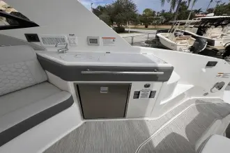 Thumbnail von Sea Ray 320 Sundancer fuera de borda