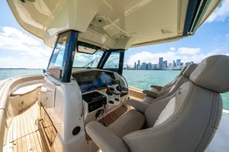 Thumbnail von Chris Craft 34 Catalina