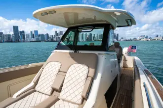 Thumbnail von Chris Craft 34 Catalina