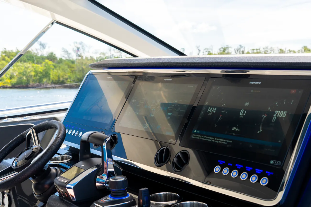 Thumbnail von Azimut 48