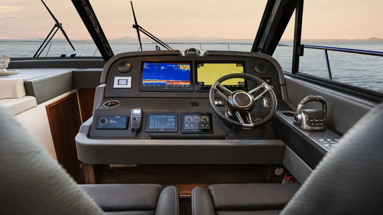 Thumbnail von Riviera 465 Suv