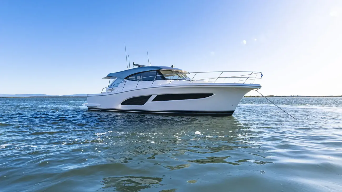 Thumbnail von Riviera 465 Suv