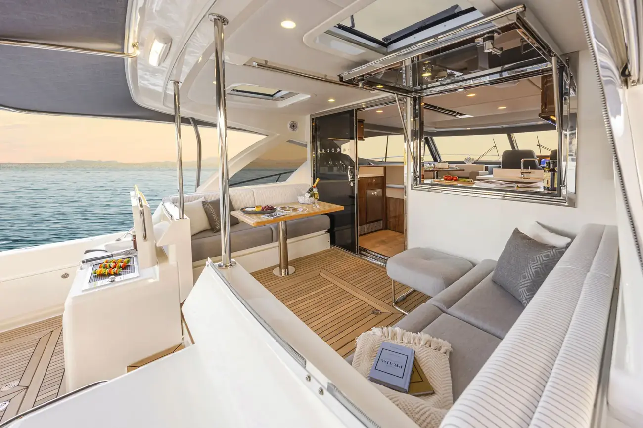 Thumbnail von Riviera 465 Suv