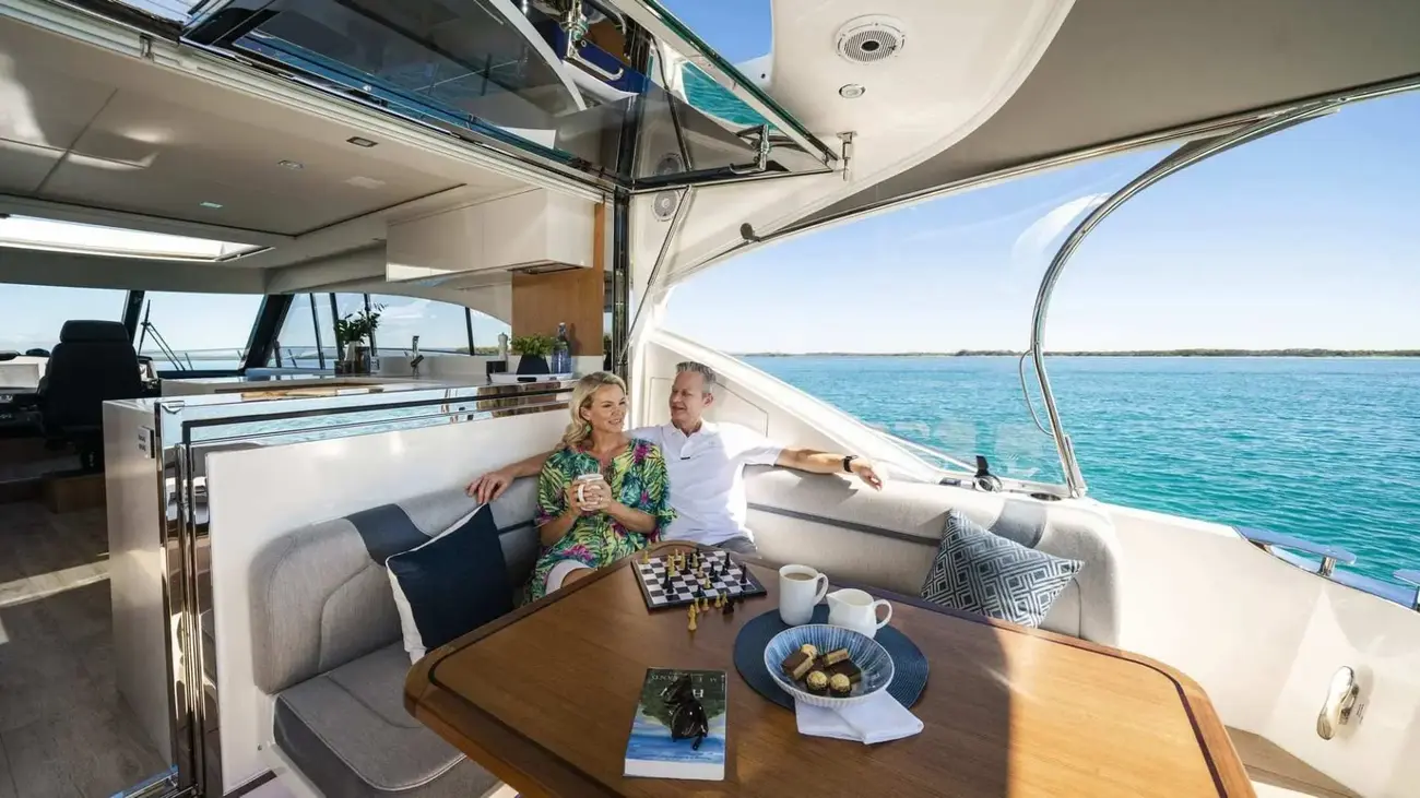 Thumbnail von Riviera 5400 Sport Yacht Platinum Edition