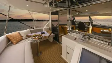 Thumbnail von Riviera Sports Motor Yacht 58