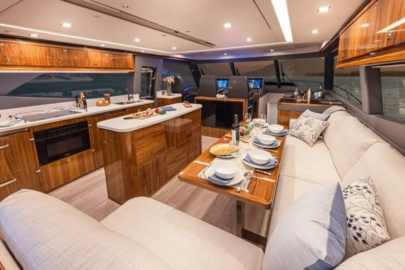 Thumbnail von Riviera 645 Suv