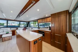 Thumbnail von Riviera 64 Sports Motor Yacht