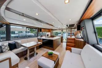 Thumbnail von Riviera 64 Sports Motor Yacht