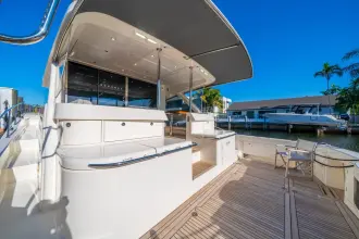Thumbnail von Riviera 64 Sports Motor Yacht