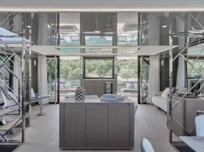 Thumbnail von Prestige M8