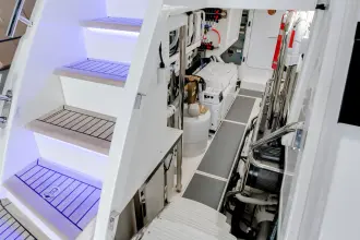 Thumbnail von Riviera 6800 Sport Yacht