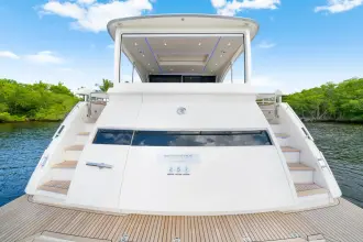 Thumbnail von Riviera 6800 Sport Yacht