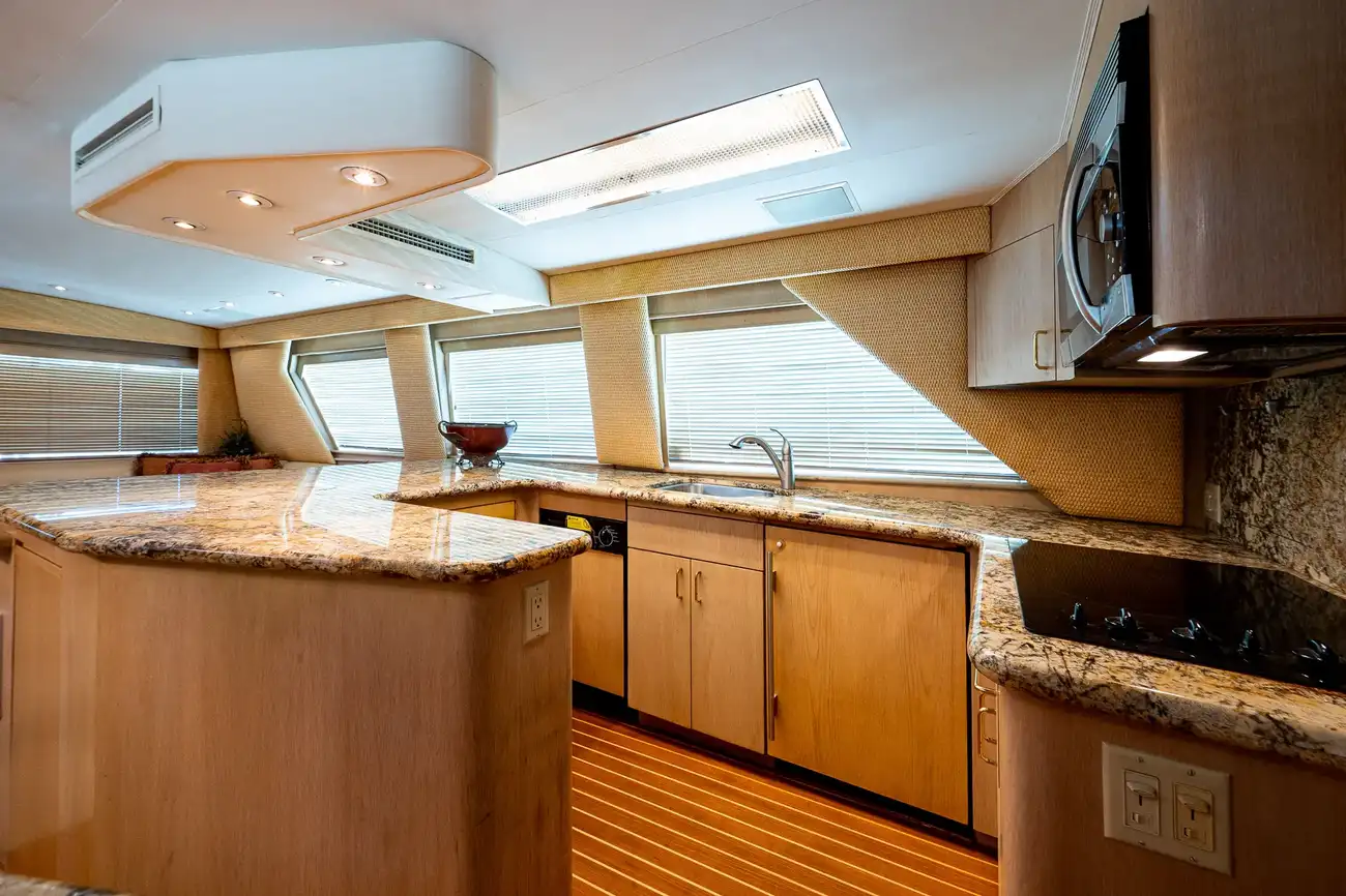 Thumbnail von Hatteras 65 Convertible