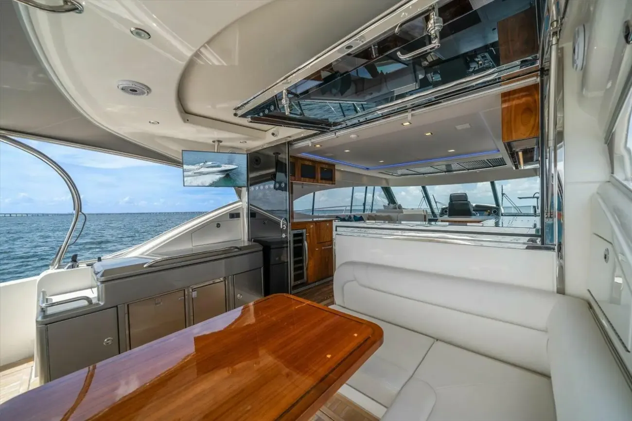 Thumbnail von Riviera 5400 Sport Yacht